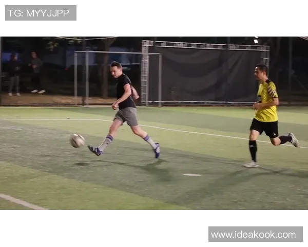 模仿足球明星精彩瞬间挑战赛让你成为场上焦点